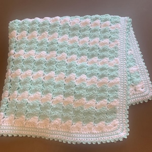 Neutral Handmade Baby Blanket, Green White Baby Blanket, Crochet Gender Neutral Baby Blanket, Nursery Blanket