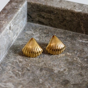 Shell Gold Earrings: Vintage Inspired 90s Chic | Art Deco Revival Statement Jewelry | Modernist Chunky Earrings for Summer