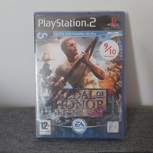 Ehrennadel aufgehende Sonne (PS2) | PAL | Werkseitig versiegelt Brandneu | Kostenloser Versand | Kriegsspiele | Weltkrieg 2 Gaming | Beschreibung lesen