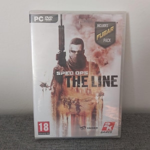 Spec Ops The Line (PC) | Fubar Pack を含む | 工場封印済み | 新品 | 送料無料 | シングル プレイヤー ゲーム | ストーリー主導型ゲーム