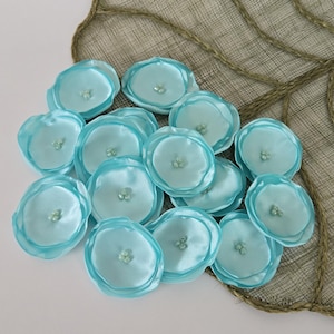 Flores de tela artificiales, flores de satén, apliques florales para novias, flores de tela para manualidades, flores al por mayor (15 piezas) - AQUA MINT BLOSSOMS imagen 1