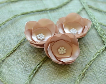 Satin fabric flowers, silk flower appliques, small satin roses, satin wedding flowers, bulk flower embellishment (3pcs)- CHAMPAGNE ROSES