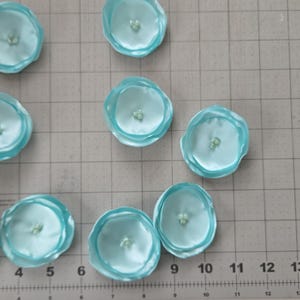 Flores de tela artificiales, flores de satén, apliques florales para novias, flores de tela para manualidades, flores al por mayor (15 piezas) - AQUA MINT BLOSSOMS imagen 5