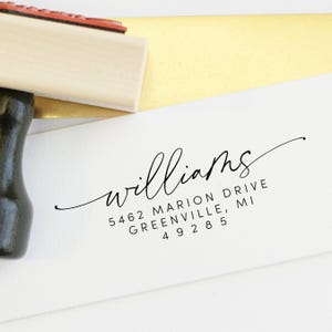 Spersonalizowany stempel z adresem zwrotnym - Spersonalizowany stempel z adresem - Samotuszujący stempel z adresem - Prezent na parapetówkę