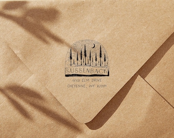 Nowoczesny leśny stempel zwrotny – spersonalizowany stempel adresowy z motywem natury – spersonalizowany stempel z motywem sosny – samotuszujący lub z uchwytem drewnianym