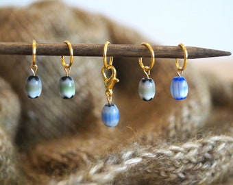 5 stitch markers with glass beads in green and blue - 1 of 5 can be used as progress markers - knitting accessories