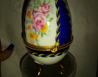 Porcelain egg trinket box