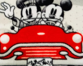 Handmade Disney Fleece Blanket – Mickey and Minnie in Paris