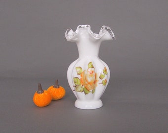 Vase Fenton vintage en verre de lait et écusson argenté peint à la main
