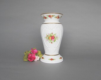 Royal Albert Old Country Roses Basketweave Cameo Vase