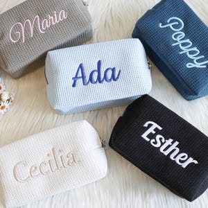 Neceser de viaje personalizado con diseño de gofre: neceser con monograma personalizado, neceser bordado, regalo para dama de honor, neceser, regalo para ella