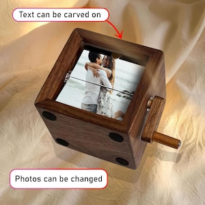 Custom Couple Memories Flip Book Frame Animation Machine, Mechanical Hand Motion Photo Album, Wooden Handicraft, Mother's Day Gift Idea