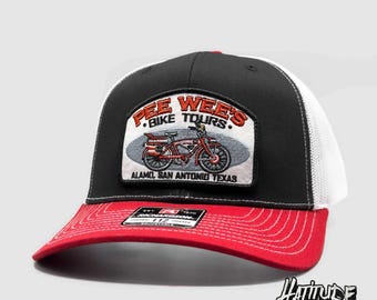 Humor adulto de Pee Wee Herman's Bike Tours Gorra de camionero estilo retro con malla negra, roja y blanca Gorra Richardson 112 con visera curva y copa media