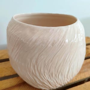 Cache-pot en céramique texturé – Pot de fleurs décoratif – Cache-pot design – Décoration intérieure minimaliste – Style bohème chic