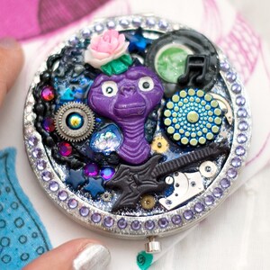 SALE rockin' e.t. compact mirror case retro
