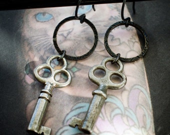 cosmic keys earrings with vintage pewter skeleton keys