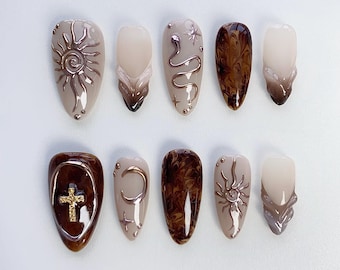 Uñas postizas Sun Star Amber, uñas cortas almendradas, uñas otoñales, uñas de serpiente, uñas cromadas 3D, uñas de cumpleaños, uñas marrones, uñas cruzadas, uñas francesas
