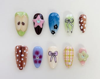 Sommer süße Presse auf Nägel kurze Mandelnägel / Süße Nägel / Apfelnägel / Mehrfarbige Nägel / Feiertagsnägel / Grüne Nägel / kawaii Nägel / 2000 Nägel