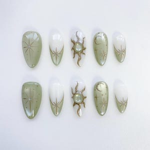 Ongles oeil de chat vert Aura Ongles courts en amande/ongles étoiles soleil/ongles chrome 3D/ongles aura/ongles or/ongles d'été/ongles oeil de chat