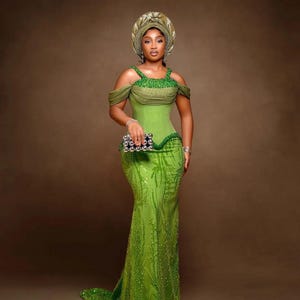 Due pezzi di pizzo con perline completamente corsetto, abito asoebi, abito da sposa africano, abito da ospite di nozze, abito da sposa Nigeria, compleanno, occasione dre