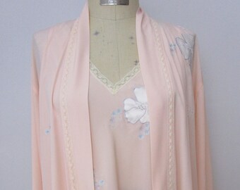 M Natori Peach Pink Peignoir Night Gown Robe Vintage Embroidery