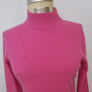 M Lord Taylor CASHMERE Raspberry Pink Mock Turtleneck Pullover Knit Sweater Cuddly