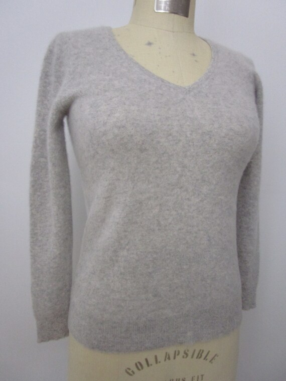 S Macys CASHMERE Pullover Knit Sweater V Neck Hea… - image 10