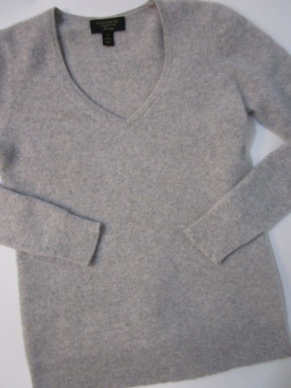 S Macys CASHMERE Pullover Knit Sweater V Neck Hea… - image 7