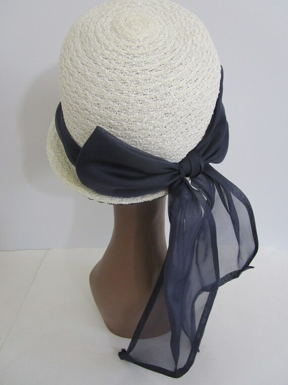 Buy Mod 1960s Coralie White Textured Faux Straw Dome Hat  display picture 3