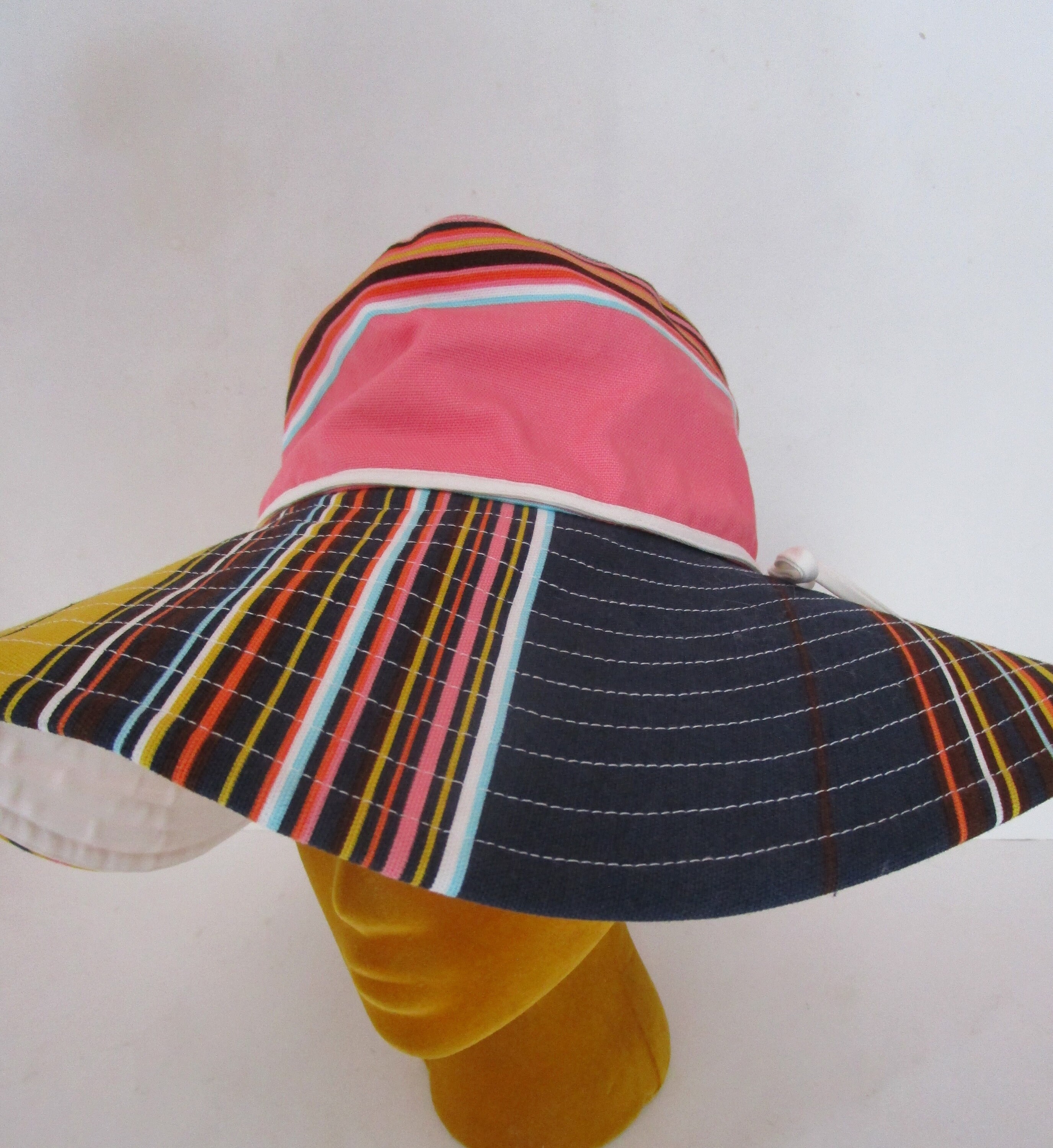 Trina Turk Floppy Multi Stripe Print Packable Wide Brim Hat  display picture 1