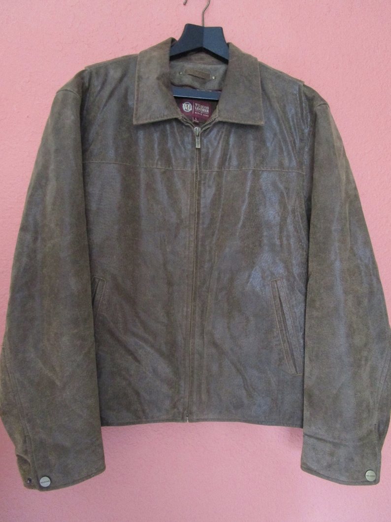 L Mens Wilsons Leather Jacket Coat Distressed Brown Brass ZIpper Logo Snaps Vented Bomber Cafe