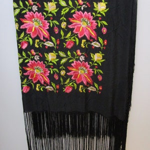 1920s Knotted Fringe Silk Shawl Piano Scarf Black Fuchsia Pink Flowers