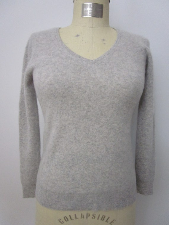 S Macys CASHMERE Pullover Knit Sweater V Neck Hea… - image 3