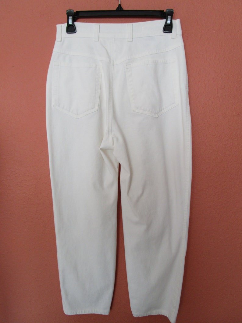 8 Crop Capri Stretch White Jeans Pant Gold Logo Studs Escada IT sz 38