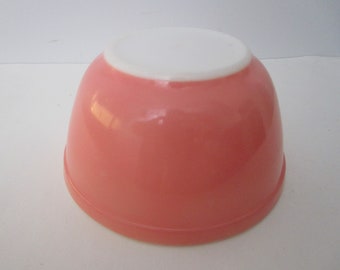 Pyrex Pink #402 Mixing Bowl 1 1/2 Quart 1950s Ovenware