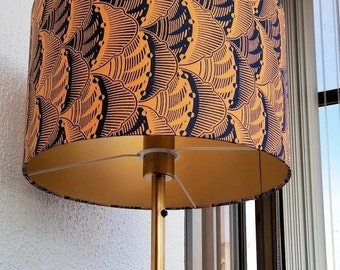 Pantalla de alta calidad hecha a mano en tejido africano con interior dorado | Atelier de pantallas Sofala