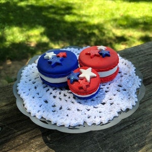 Patriotic Macaroons Set of 3 Polymer Clay Tiered Tray Fake Bake Decoration, Fake Food decor, 4th of July Decoration, Faux Macaroons