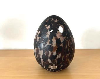 Kosta Boda Sweden Monica Backstrom Design Zelda series hand blown glass egg