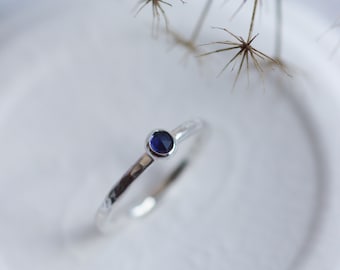 Pretty Blue Iolite Stacking Ring Size M / Sterling Silver Hammered Stacker with Gemstone