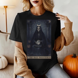 The High Priestess Tarot Shirt, Halloween Tarot Shirt, Witchy Fall Tee, Halloween Party Shirt, Retro Goth T-shirt, Boho Halloween T-shirt