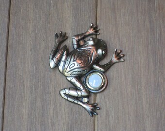 Frog Doorbell in Bronze