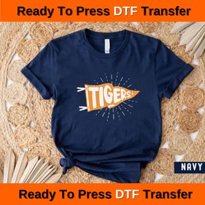 Maskottchen Wimpel Flagge DTF Transfer: Schulgeist, Heimkehr Farben, fertig zum Pressen