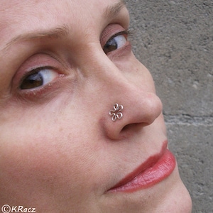 Flower Nose Stud, Tragus Piercing, Silver Nose Ring, Body Piercing, Flower Stud Earrings image 1