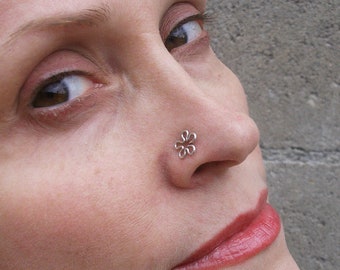 Flower Nose Stud, Tragus Piercing, Silver Nose Ring, Body Piercing, Flower Stud Earrings