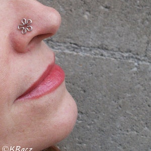 Flower Nose Stud, Tragus Piercing, Silver Nose Ring, Body Piercing, Flower Stud Earrings image 3