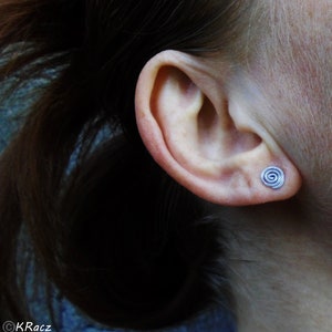 Spiral Minimalis Stud Earrings, Swirl Stud Earrings, Silver Stud Earrings, Custom Earrings, Hammered Stud Earrings