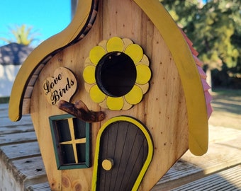 Birdhouse Nesting Box & Garden Decor