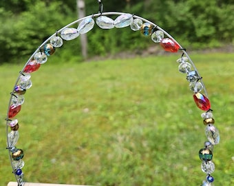 Glass beaded hummingbird swing, hummingbird bully perch, bird bully perch, outdoor bird perch, outdoor bird swing, bird swing, rainbow swing