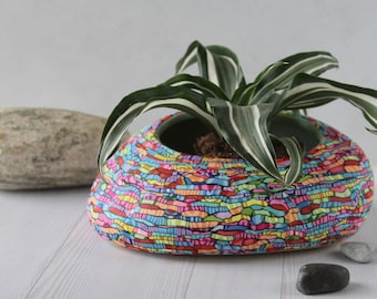 Vaso de argila polimérica Millefiori: vaso de cerâmica colorido em formato de seixo