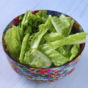 Kleurrijke salade serveerschaal van glas bedekt met polymeerklei afbeelding 8